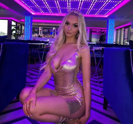 Mimi malthouse エロティックなスター 写真