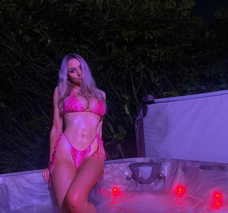 Mimi malthouse ポルノスター セックス 画像