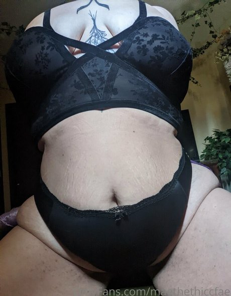 maethethiccfae 女優 写真