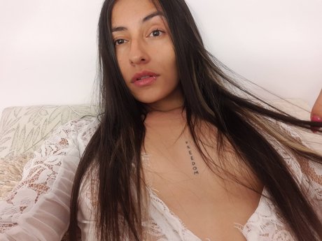 Liz Rodriguez スター ヌード 写真