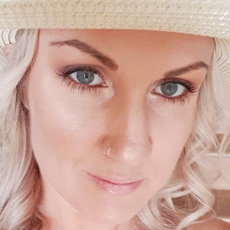 Danielle Watt トップモデル アーカイブ