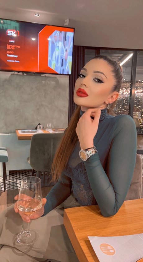 Nena Levin HDポルノスター 画像