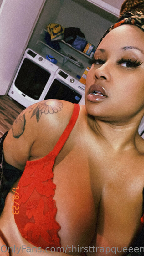 Queeen  独占女優 画像
