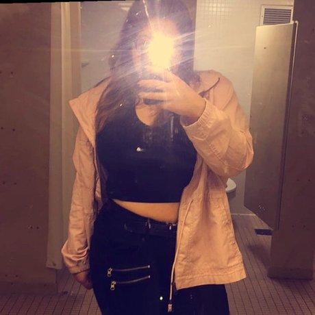 Taelynn T セクシーモデル 画像
