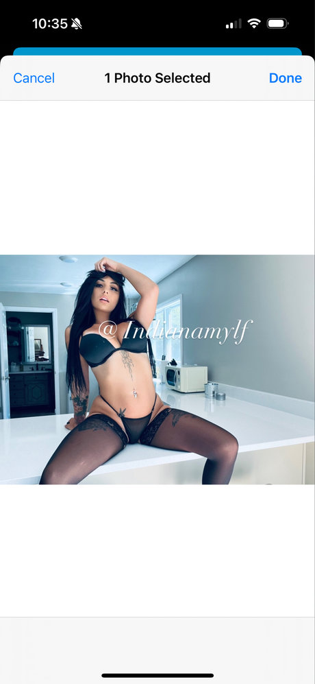 Indiana Mylf セクシーなスター 写真