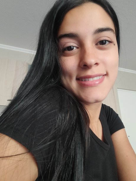 Daniela Marin ホットなポルノスター 画像