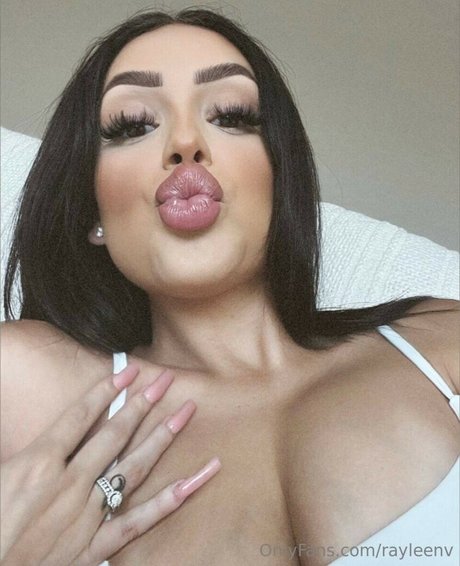 Rayleen Vega ポルノモデル 画像
