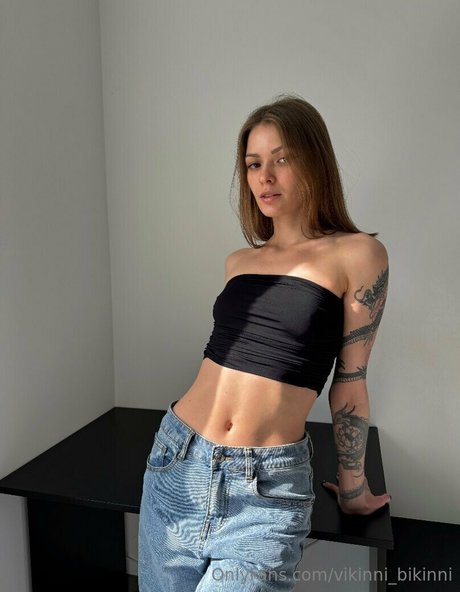 vikinni bikinni xxxスター 写真