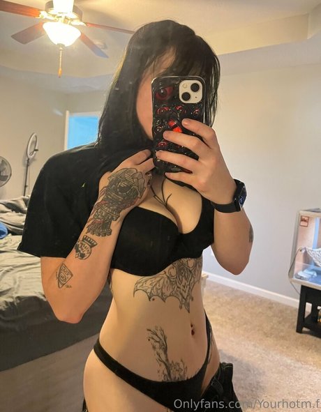 HotGothMlf ヌード女優 写真