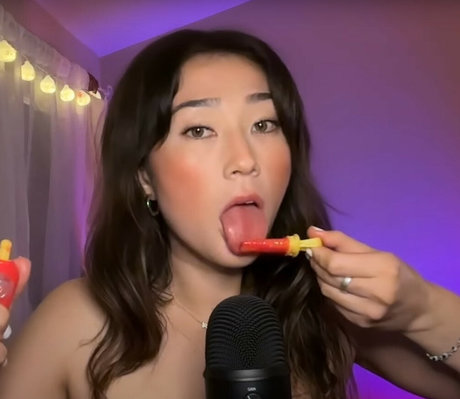 Sleepy Sab ASMR エロティックなモデル 写真