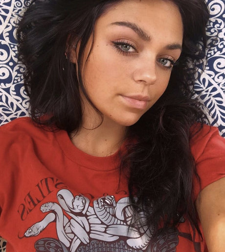 Clare Temerowski 裸の女優 画像