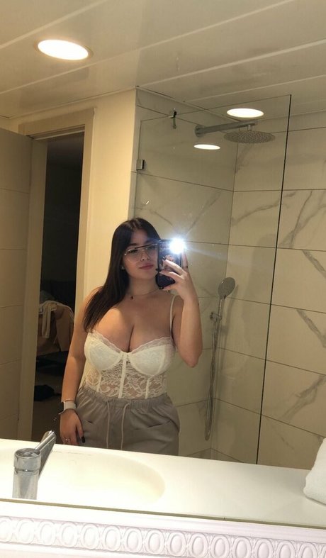 Tamar Abuchzira 素敵なスター 画像