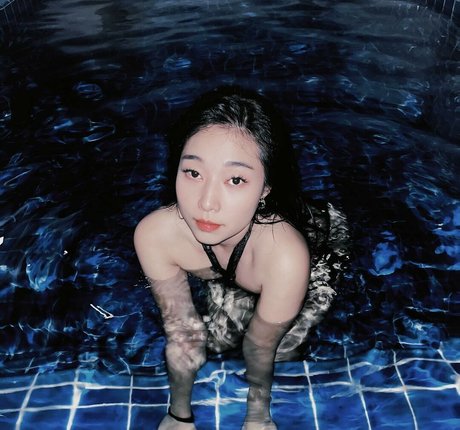 morethanb od y ヌードスター 写真
