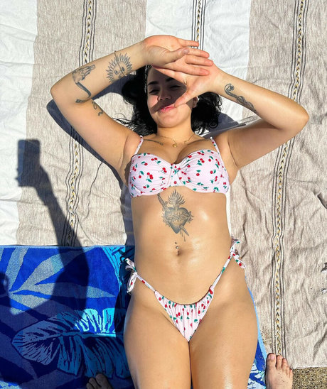 Selenaxoxoxo Marian セクシーモデル 写真
