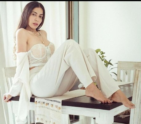 Palak Purswani ポルノ女優 写真