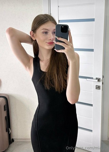 mia ts top profile image