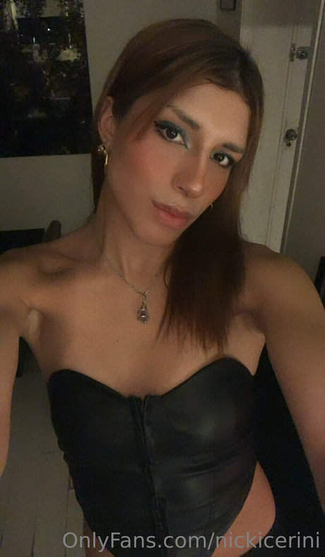 nickycerini ポルノ女優 写真