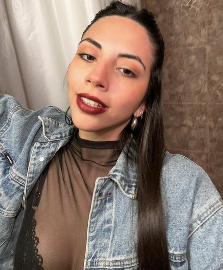 Valentina Kavata ポルノモデル 写真