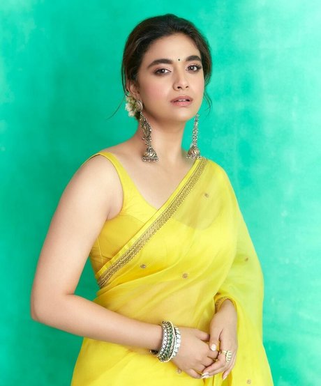 Keerthy Suresh 完璧なスター 写真