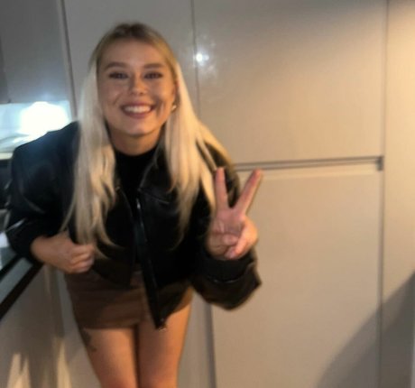 Sarah Anne Hooper ヌード女優 アーカイブ