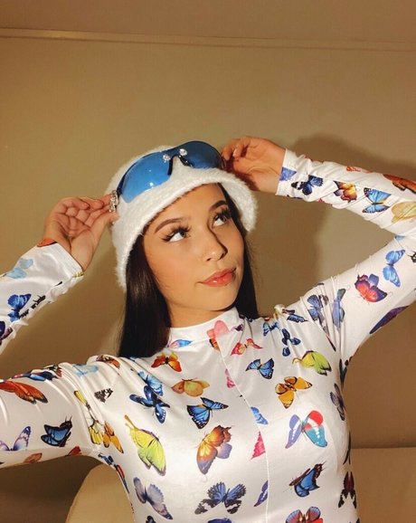 Ylva Eline ポルノ女優 写真