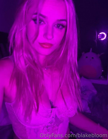 セクシーなレディボーイOnlyFans 無料ヌード 画像