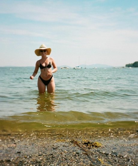 Alice Kristiansen ポルノスター 無料 写真