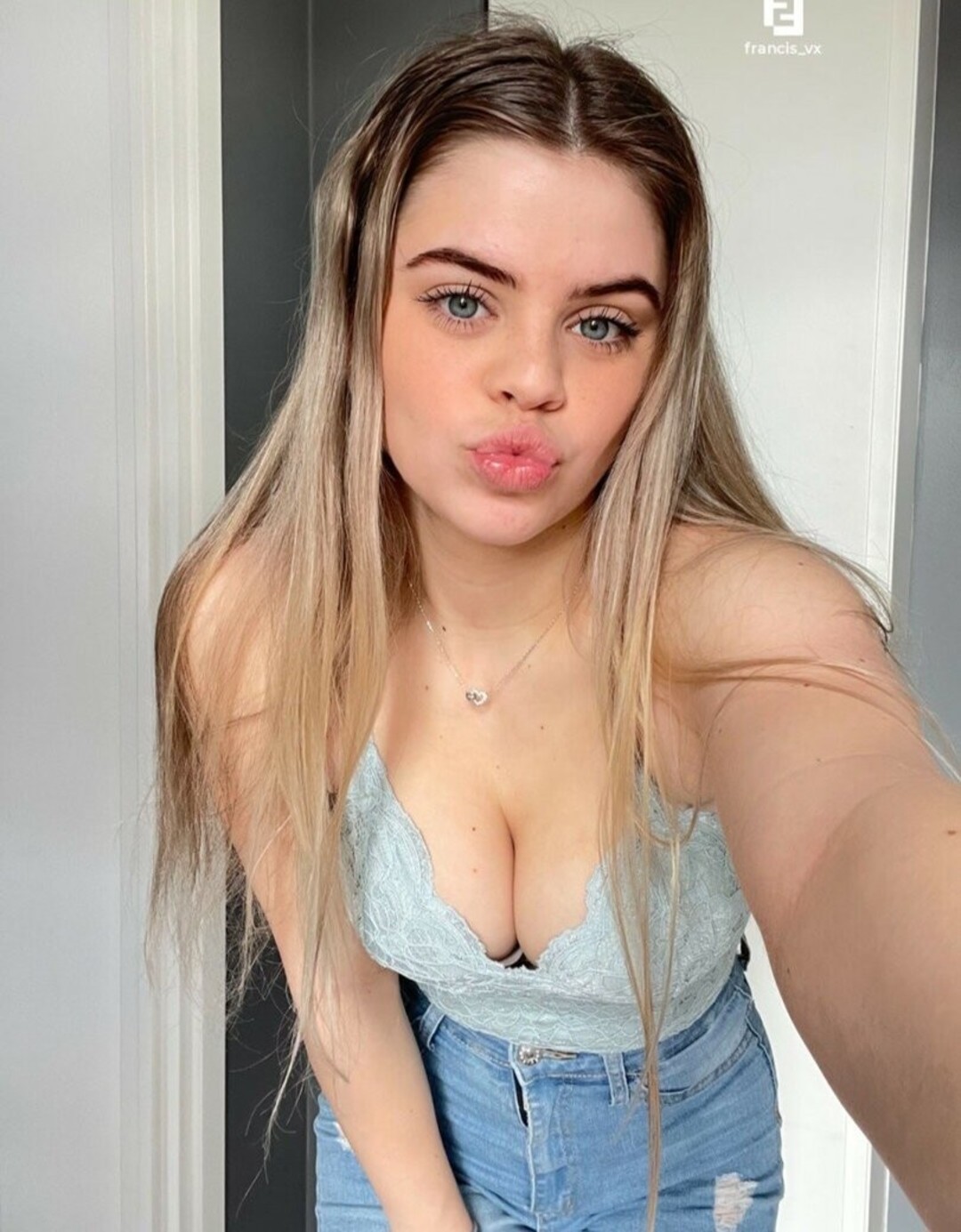 Francis vx 美しいポルノスター 写真