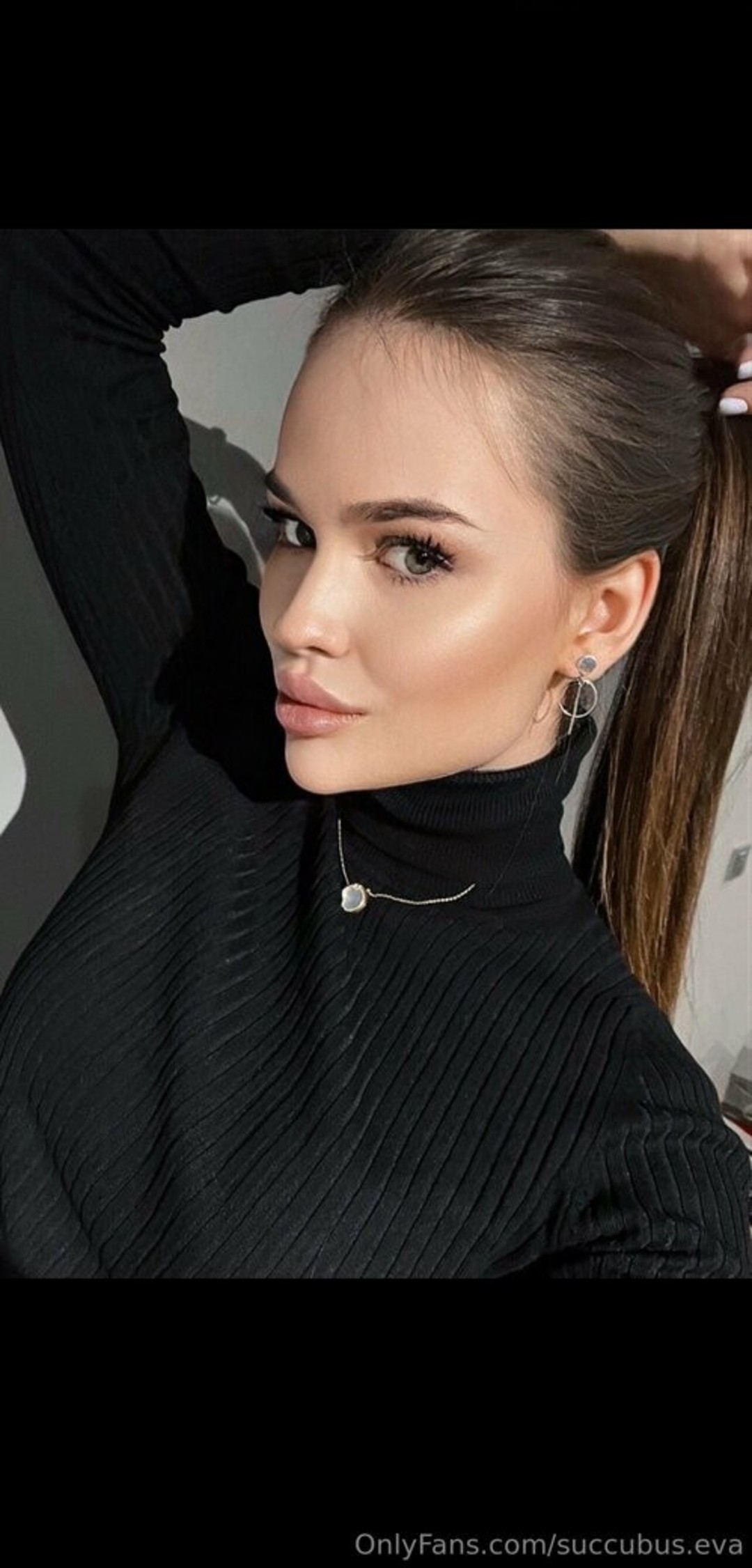 succubus eva ホットなスター 写真