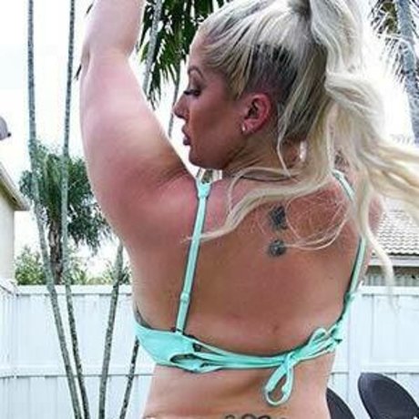 MzDani ポルノスター セクシー 写真