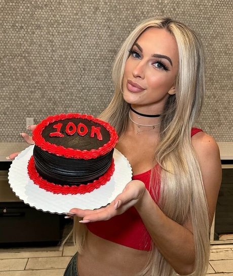 Karmen Petrovic エロティックモデル 写真