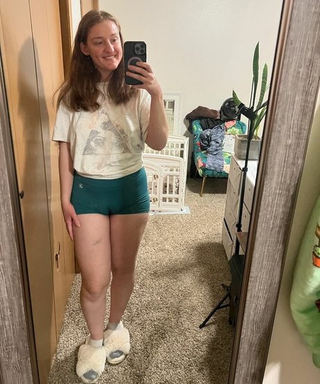 Adorablelilli セックス女優 写真