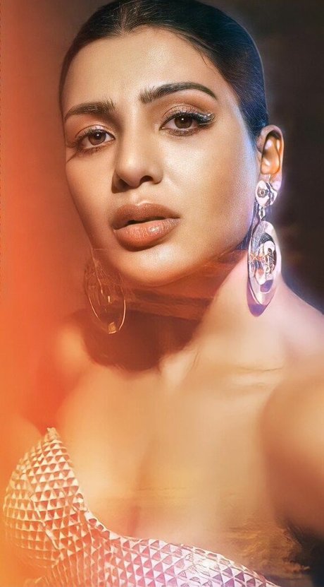 Samantha Ruth Prabhu ヌードモデル 写真