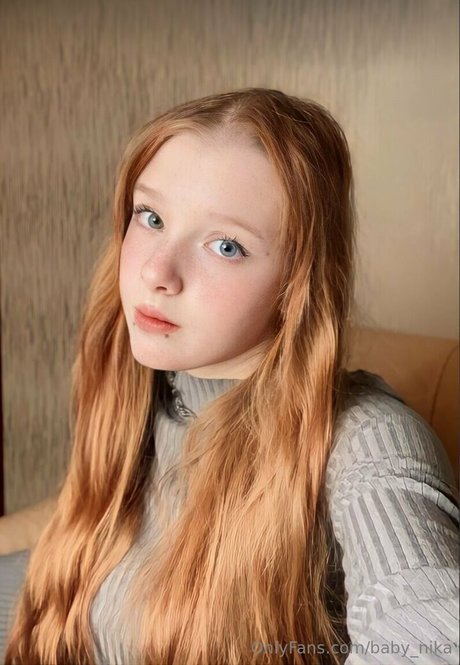 baby nika 美しいスター 写真
