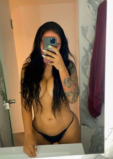 Mariana Samano ホットなポルノスター 写真