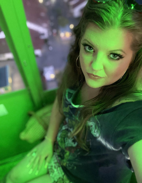 queen of spades アダルトモデル 写真