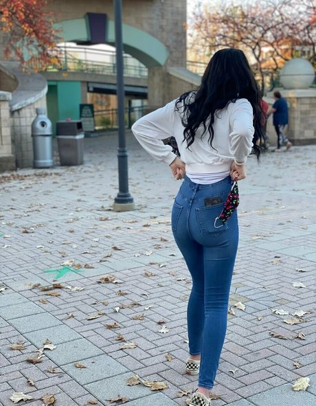 tully banks セックスポルノスター 写真