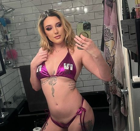 Katie Kinz アダルト女優 画像