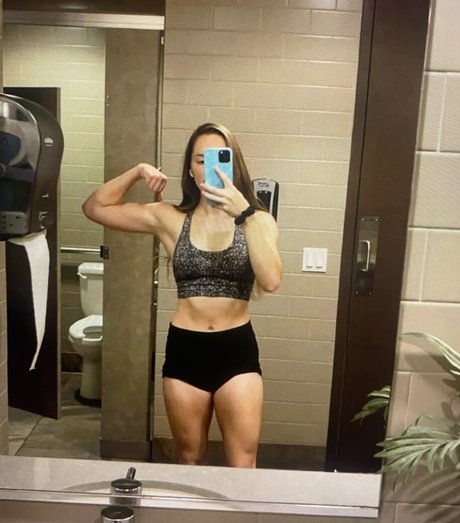 Makayla Turner ポルノモデル 画像