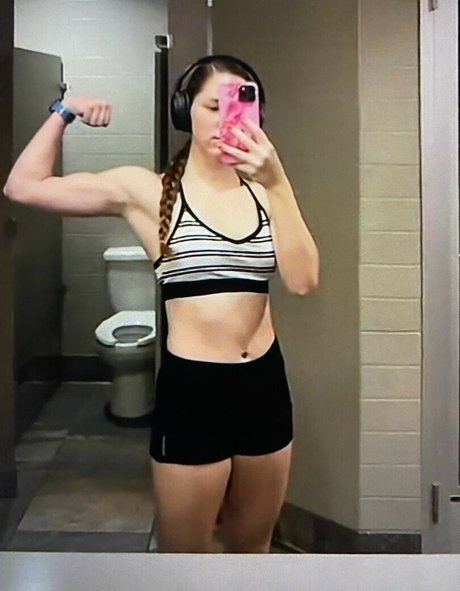 Makayla Turner ポルノモデル 写真