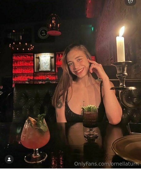 ornellaturri 美しいスター 写真