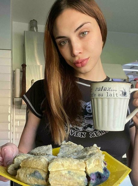 ornellaturri 無料モデル 写真