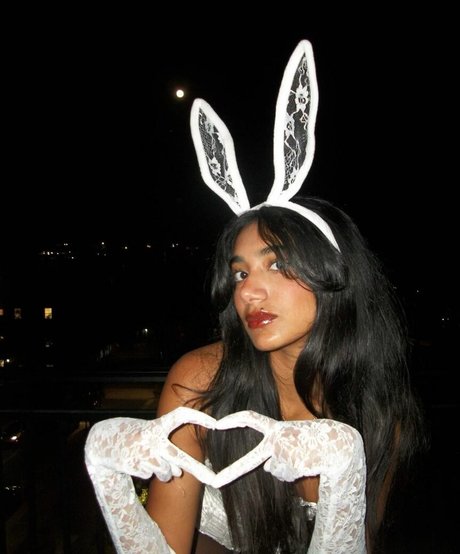 Maya Mayanalluri 高品質のポルノスター 写真