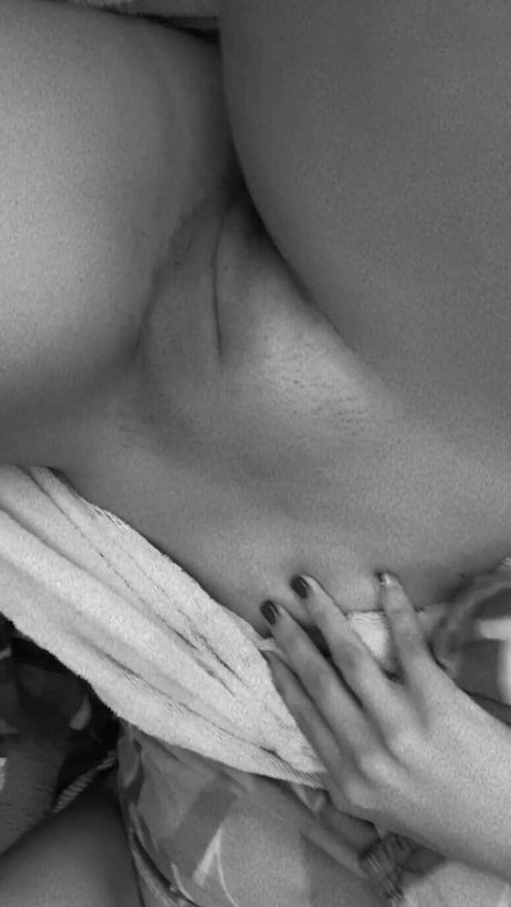 Emiliatorres55 xxx女優 写真