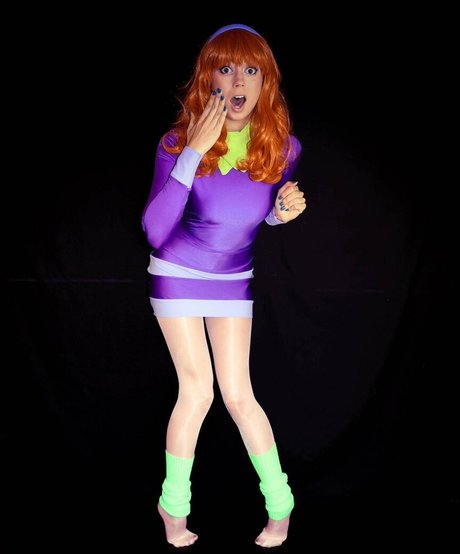 Scooby Doo ポルノモデル 写真