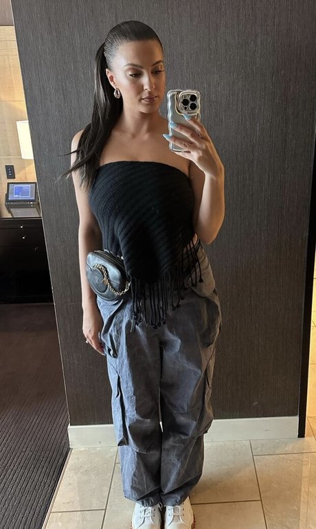Tori Kelly セックス女優 画像