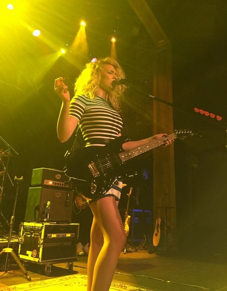 Tori Kelly エロティックなポルノスター 写真