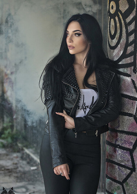 Alice Lane Pandini 美しい女優 写真