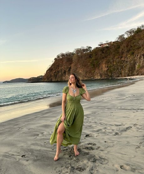 Logan Rae Hill 無料モデル 画像