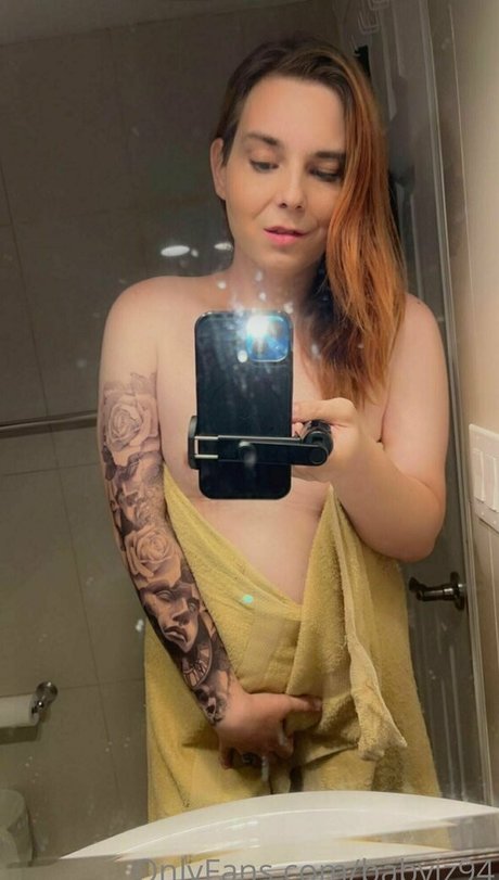 babyiz94 無料モデル 写真